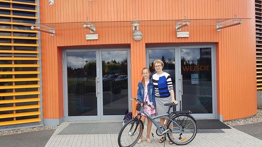 Pani Jolanta wygrała rower w loterii Aqua Centrum