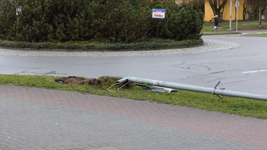 Pijany 17-latek prowadził samochód bez uprawnień