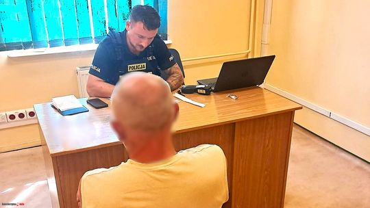 Pijany kierowca Opla uszkodził auto i uciekał. Miał ponad trzy promile alkoholu