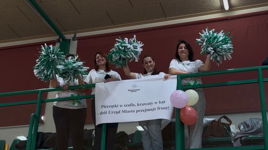 Piłkarskie emocje na hali "Sokolnia" Piłkarskie emocje na hali "Sokolnia"