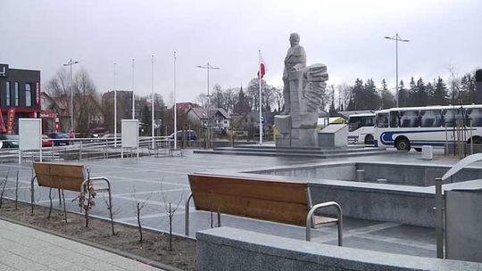 Plac wokół Wybickiego zmienił oblicze