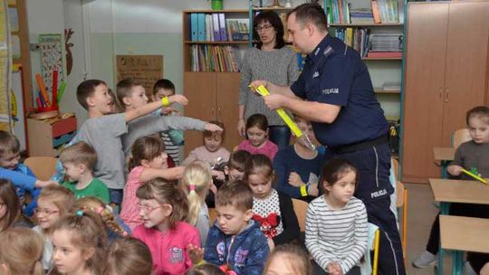 Policjanci odwiedzili uczniów
