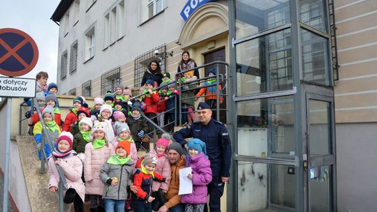 Policjanci zapraszają do zwiedzania komendy 