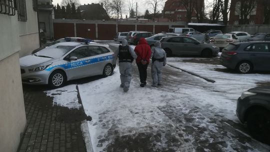 Policjanci zatrzymali 3 osoby podejrzane o posiadanie znacznej ilości środków odurzających