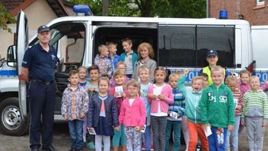 POLICYJNA AKCJA „BEZPIECZNA DROGA DO SZKOŁY"