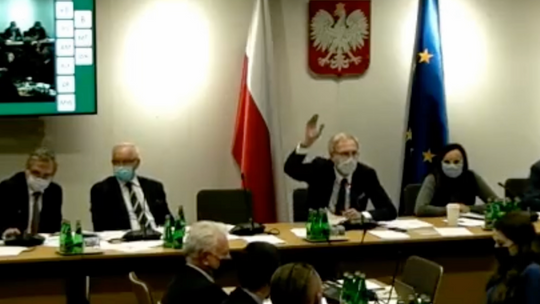 Poprawka dotycząca obowiązkowego szczepienia posłów i senatorów ODRZUCONA