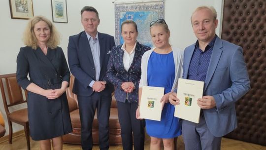 Powiat Kościerski pozyskał dofinansowanie na likwidację barier architektonicznych i transportowych