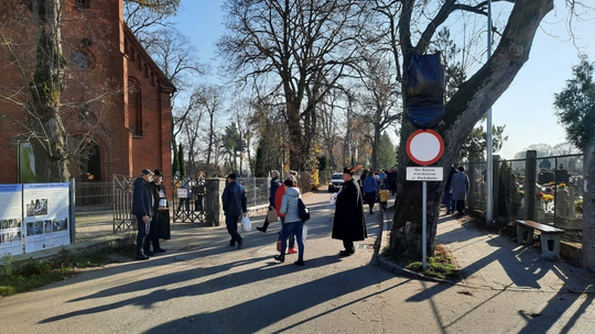 Prawie 8.000 zł zebrano na renowację zabytkowych nagrobków Prawie 8.000 zł zebrano na renowację zabytkowych nagrobków