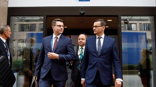 Premier do mieszkańców Kaszub: Zachęcam do głosowania na Piotra Müllera!