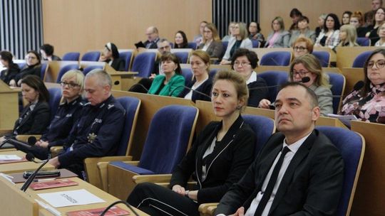 Problemy psychiczne ludzi młodych. Pomocą ma być specjalna platforma internetowa