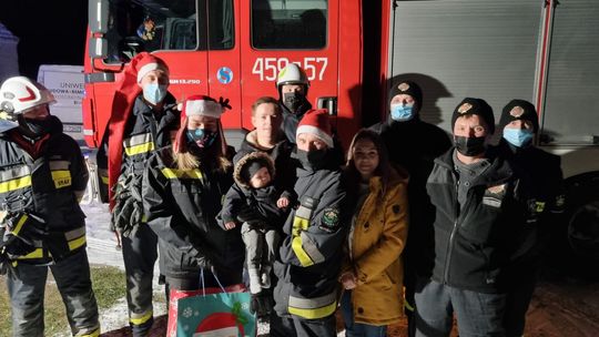 Przywieźli dzieciom radość