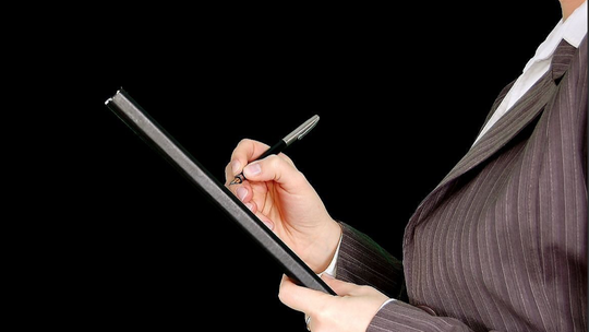 Rachmistrzowie zaczynają chodzić po domach