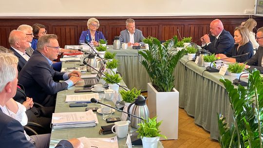 Przewrót w Radzie Powiatu Kościerskiego: Marcin Modrzejewski nowym przewodniczącym!