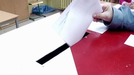 REFERENDUM ZA 100 MLN ZŁOTYCH, ZAINTERESOWANIE ZNIKOME