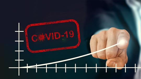 Rośnie liczba stwierdzonych zakażeń w powiecie. Zanotowano też dwa zgony