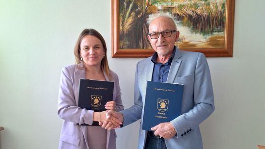 Rozbudowa infrastruktury wodno-ściekowej w gminie Dziemiany - podpisano trzy kluczowe umowy