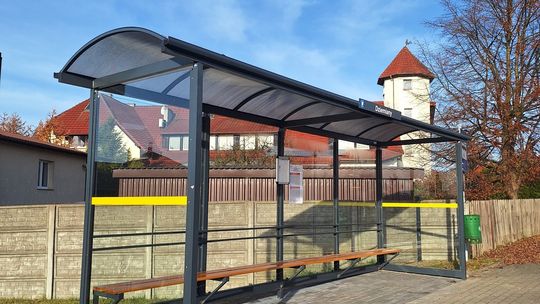 Siedem nowych wiat przystankowych w gminie Dziemiany