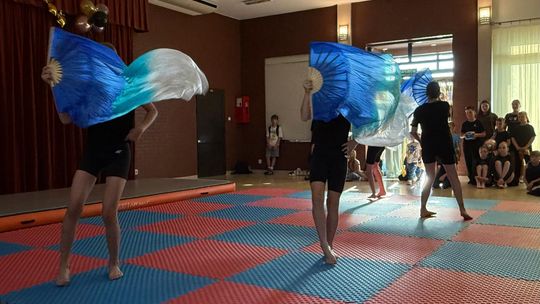 Skecze, taniec i akrobatyka. Talent Show 2026 w Dziemianach przyciągnął komplet widowni