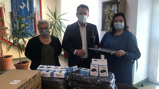 Sprzęt komputerowy z Programu "Aktywna tablica" trafił do szkół powiatowych