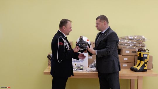 Strażacy z Karsina, Osowa, Wdzydz Tucholskich i Wiela z nowym sprzętem ratowniczym