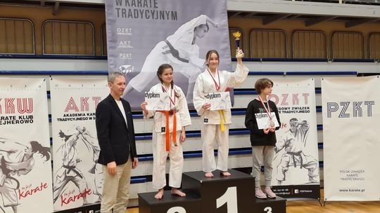 Sukces młodej zawodniczki karate