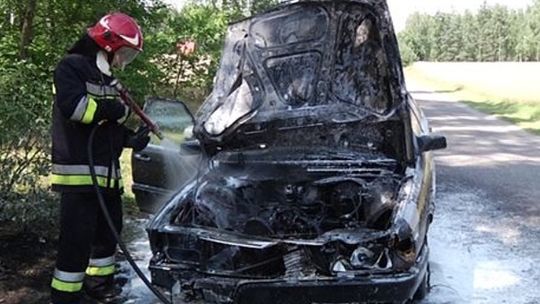 SZARLOTA: SPŁONĄŁ SAMOCHÓD