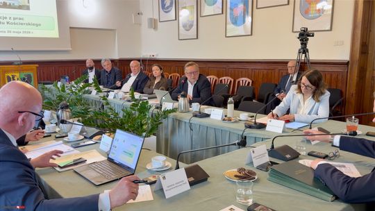 Szkolne etaty, skarga na PCPR i najpiękniejsza wieś. O czym zdecydują radni powiatu?