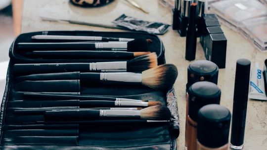 Tańsze kosmetyki - jak je znaleźć?