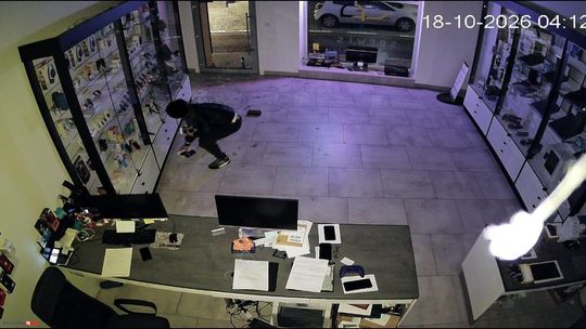 Telefony i tablety za 15 tys. zł zniknęły z salonu w Kościerzynie. Jest zatrzymany