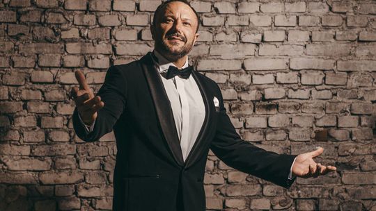 Tenor z duszą – Mirosław Niewiadomski zaśpiewa i zagra w Kościerzynie