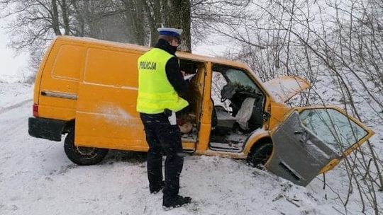 Trzy niebezpieczne wypadki. To efekt czwartkowych opadów śniegu