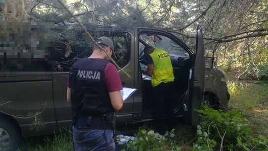 Ukradli 4 busy. Są już za kratkami