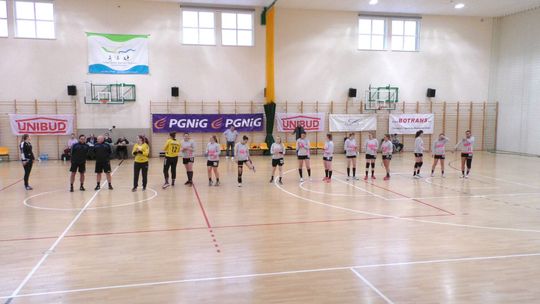 UKS PCM wygrywa i idzie w górę w tabeli