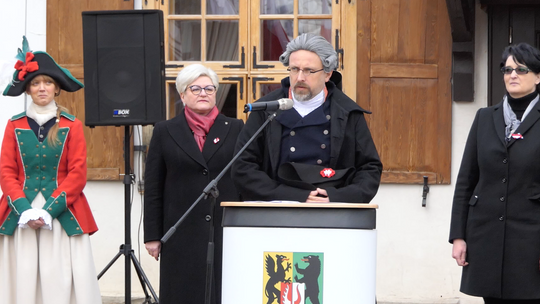 Uroczyście odśpiewali hymn w Będominie