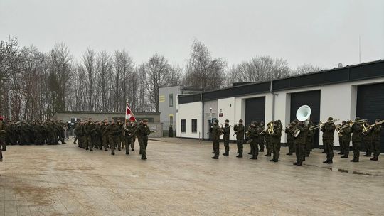 Uroczyste otwarcie koszar WOT. 52 żołnierzy złożyło przysięgę Uroczyste otwarcie koszar WOT. 52 żołnierzy złożyło przysięgę