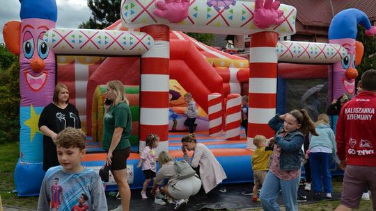 Uśmiechy, emocje i piłka nożna – Dzień Dziecka w Dziemianach pełen radości i integracji!
