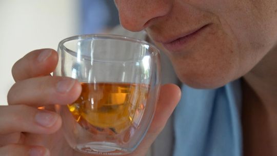 Utrata węchu i smaku w COVID-19. Skąd bierze się ten objaw?