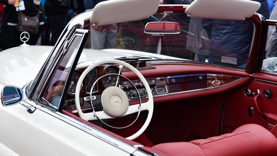 Weterani szos na placu Wybickiego