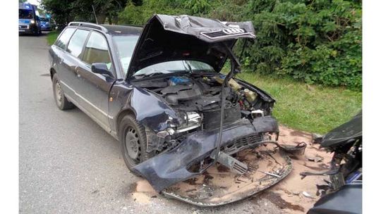 Wielki Podleś. Audi zderzyło się czołowo z toyotą