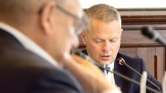 Wojewoda stawia ultimatum radzie powiatu. Chodzi o Marcina Modrzejewskiego