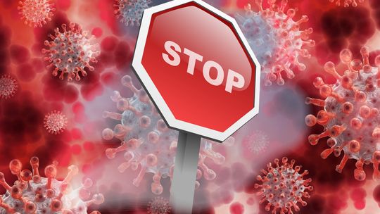 Wracają ograniczenia. Będzie zakaz organizacji wesel, limit klientów w sklepach oraz zdalne nauczanie