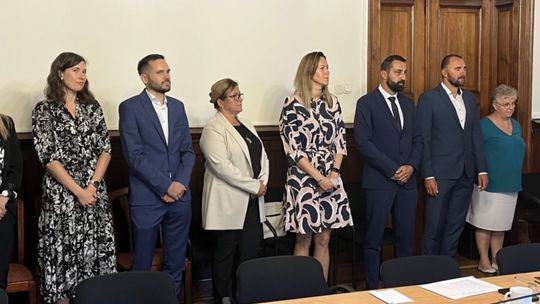 Wręczenie aktów mianowania 13 nauczycielom w Powiecie Kościerskim