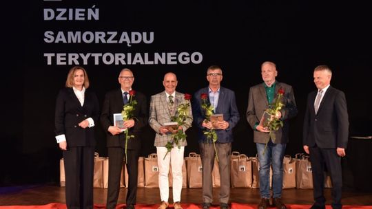 Wręczono nagrody z okazji Dnia Samorządu Terytorialnego