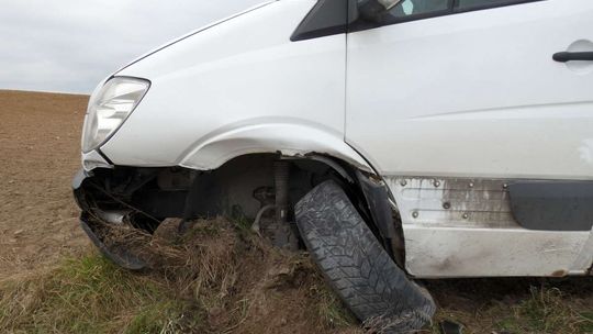Wymusił pierwszeństwo i skasował pojazd