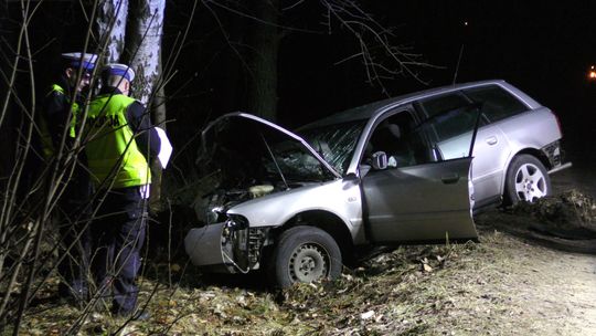 Wypadek w Sycowej Hucie. Trzech 18-latków w szpitalu