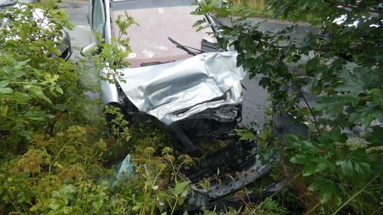 Wypadek w Szumlesiu. Cztery osoby ranne. Dwie ciężko