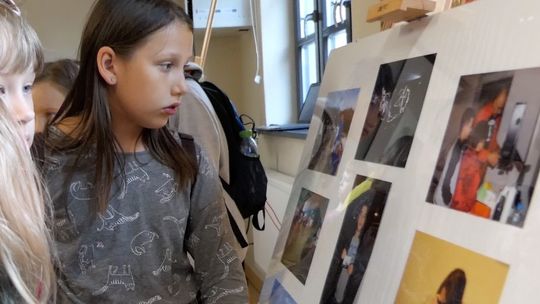 Wystawa dawnej fotografii w parowozowni