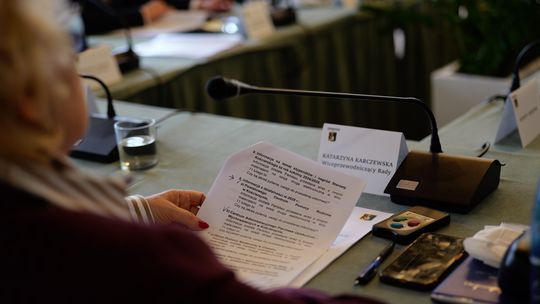 XXI Sesja Rady Powiatu: Polityczne pole bitwy XXI Sesja Rady Powiatu: Polityczne pole bitwy