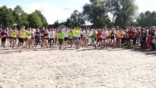 ZA NAMI BIEG MAZURKA