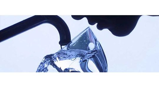 Zachęcają do picia wody z kranu